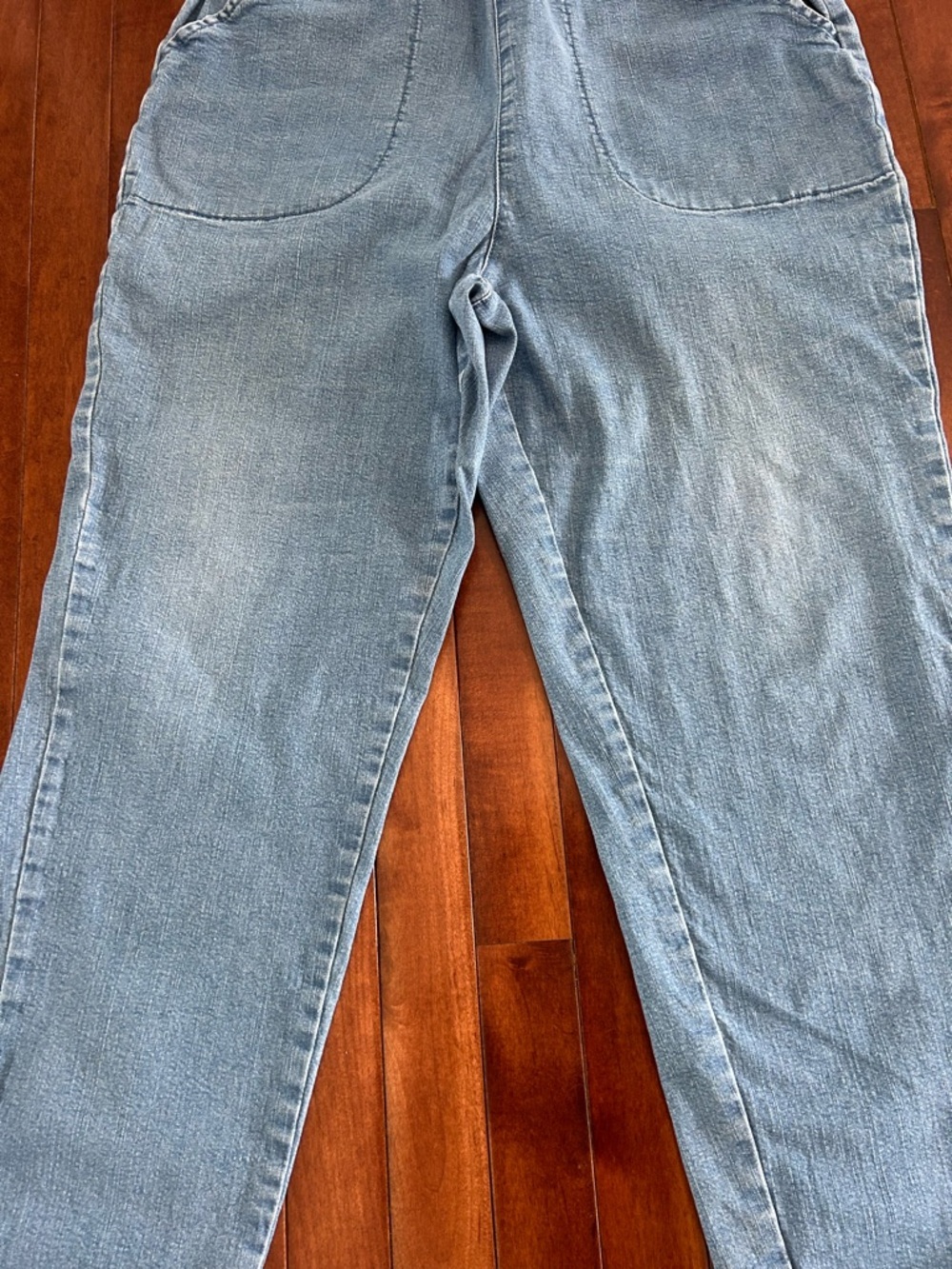 Croft & Barrow Women's Light Blue Denim Jeans — Relaxed Elastic Waist Size 1X - Picture 6 of 7